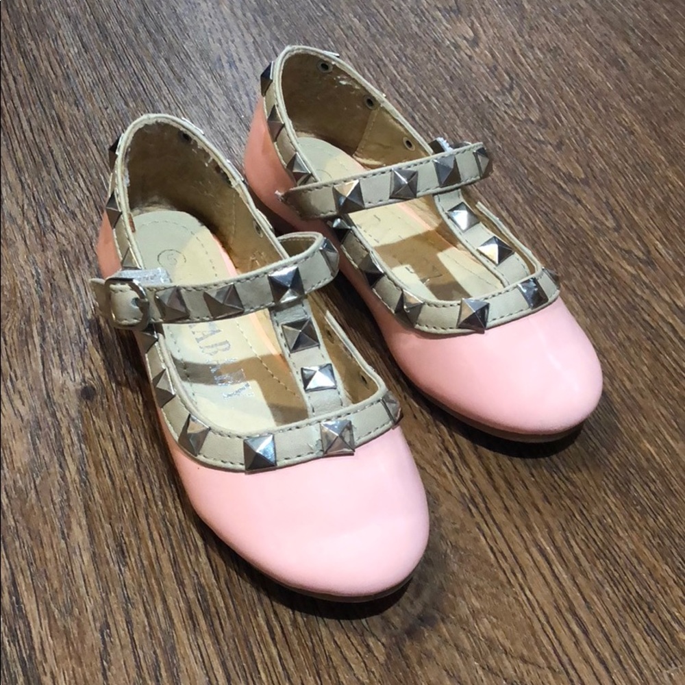 Adorababy pink rockstud fancy shoe sz5